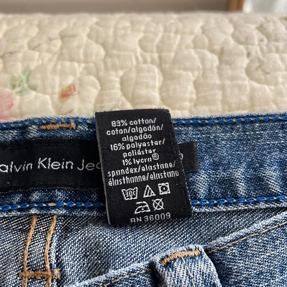 Calvin Klein Cuffed Crop Jean - Picture 3 of 8